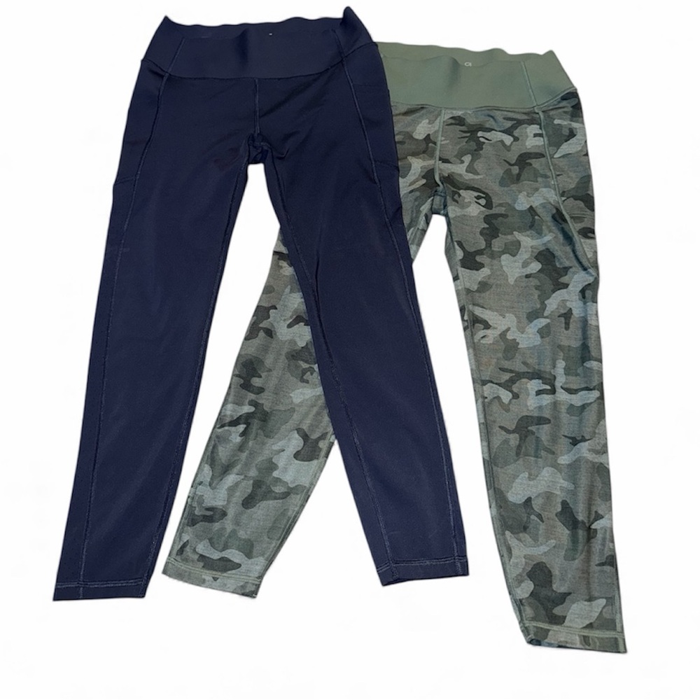 GAPFIT High Rise Capri Leggings Sculpt Revolution Size Large Camo Navy X 2 LOT